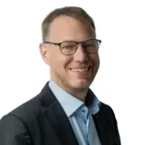 Kenneth E. "Ken" Burns