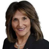 Lynne Kassie, Ad. E.